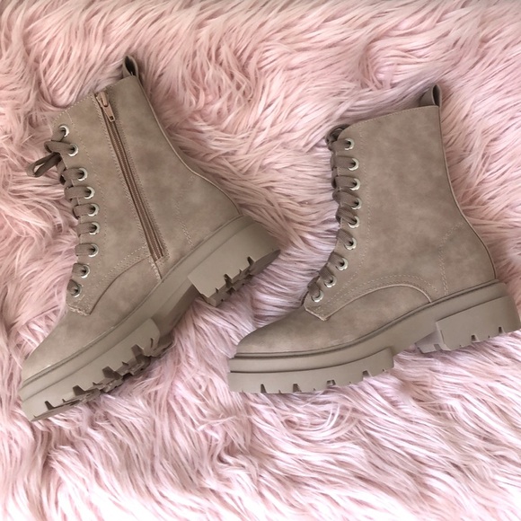 DV Dolce Vita Flume Boots - Picture 2 of 5